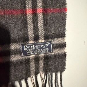 Burberrys Gray and Red Cashmere Scarf
